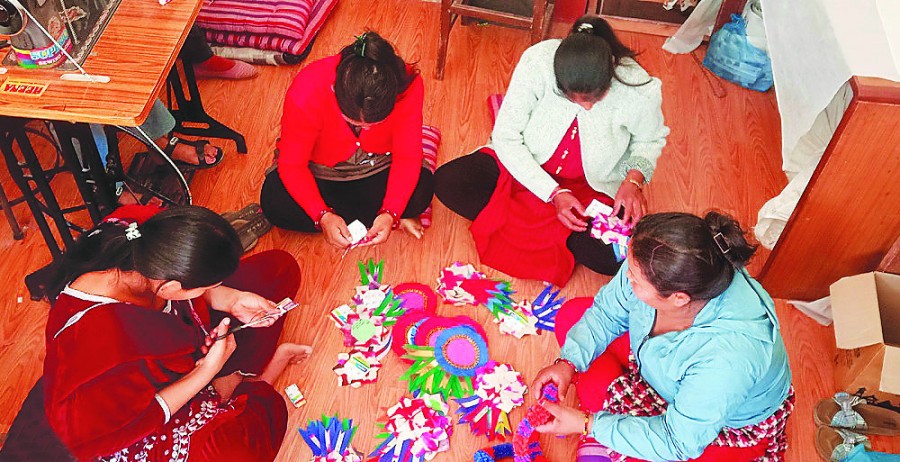 Where deaf women display their handicraft skills